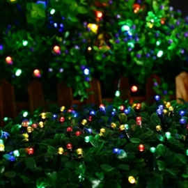 50 LED-es napelemes karácsonyi fényfüzér, színes