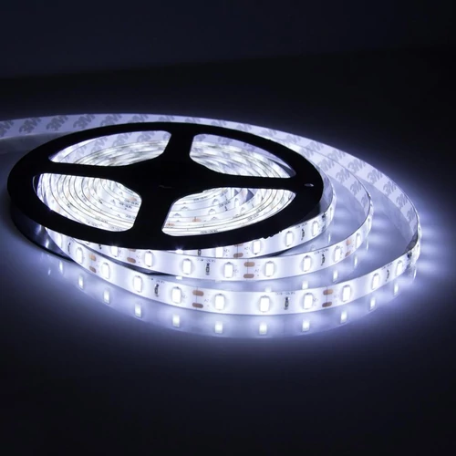 5m LED szalag, hálózati adapterrel, hideg fehér
