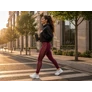 Kép 11/11 - Női push-up magas derekú has és fenék formáló fitnesz leggings L/XL, bordó 14673