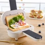 Kép 8/9 - Melegszendvics sütő modern dizájnnal, kompakt, tapadásmentes bevonattal, 700 W