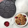 Kép 3/7 - Tapadásmentes palacsintasütő Emoji mintával 26 cm