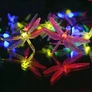 Kép 2/8 - 30 LED-es napelemes szitakötő kerti színes LED fényfüzér, 6,5 méter