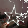 Kép 5/5 - 85 LED-es elemes Csillag-jégcsap kültéri-beltéri fényfüggöny, hideg fehér, 120 x 33 cm széles, 8 világítási móddal, időzítővel, IP44