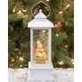 Kép 2/2 - Nagyméretű zenélő és havazó  LED-es dekor mécses, 26 x 13 cm, fehér