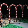 Kép 5/7 - 4 db-os XXL méretű "candy cane" világító cukorka sétapálca lámpa szett, elemes, 32 LED, 74 cm