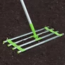 Kép 2/8 - GardenLine Gyeptalaj szintező egyengető gereblye 164 x 60 5 × 25 5 cm masszív erős kivitel