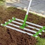 Kép 7/8 - GardenLine Gyeptalaj szintező egyengető gereblye 164 x 60 5 × 25 5 cm masszív erős kivitel